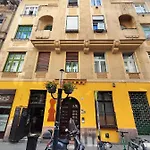 Petibo - Kazinczy 10., A/c, Location Downtown Apartmán Budapešť