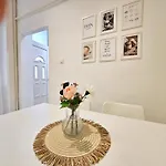 Petibo - Kazinczy 10., A/c, Location Downtown Apartmán