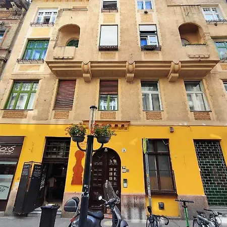 Petibo - Kazinczy 10., A/c, Location Downtown Lägenhet Budapest