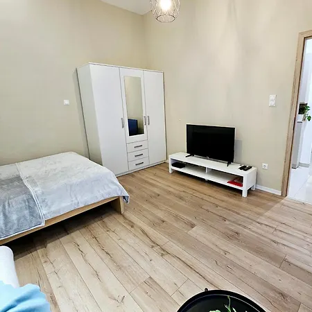 Petibo - Kazinczy 10., A/c, Location Downtown Apartment Budapest