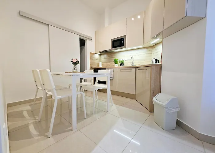 Lägenhet Petibo - Kazinczy 10., A/c, Location Downtown *