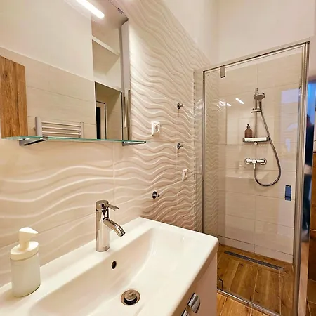 Petibo - Kazinczy 10., A/c, Location Downtown * Budapeszt